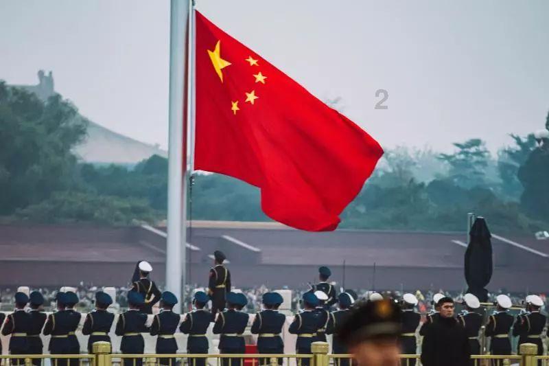 仪表盘显示一个车上面有两个竖着的s是什么意思？